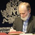 Підпис у Хвальній книзі НаУКМА