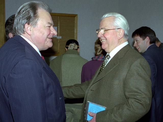 Леонід Крачук (праворуч) та Геннадій Удовенко (ліворуч)